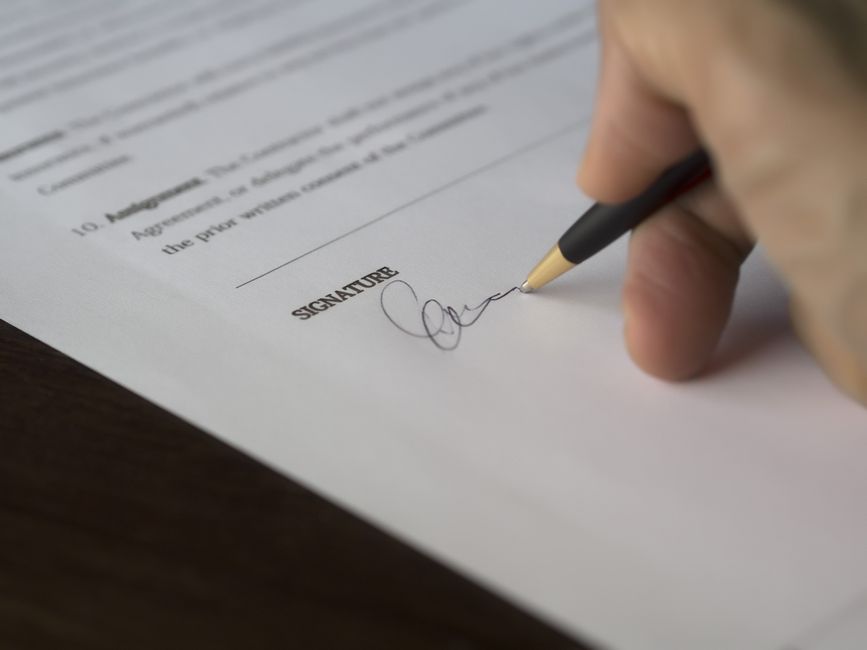 Signing document desk pen - RFA Funeral Cover (RFA Funeral Services)